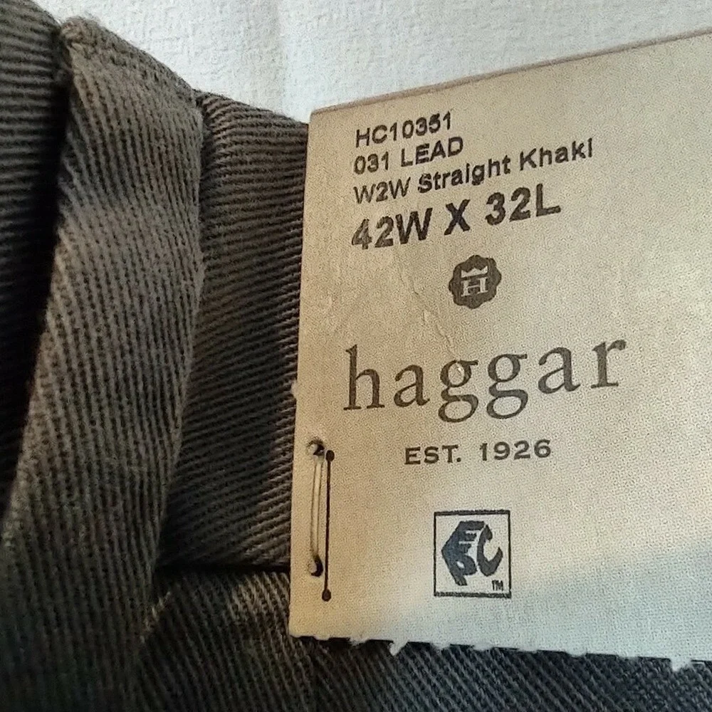 Haggar Khaki Pants Men's Straight Fit Size 42WX32L Comfort Waist Plain front New